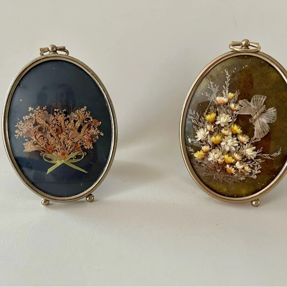 Elegant Floral Oval Frames - Black and Brown